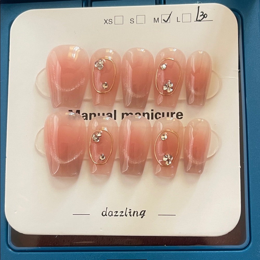Press-On Nails - Picture 1 of 1